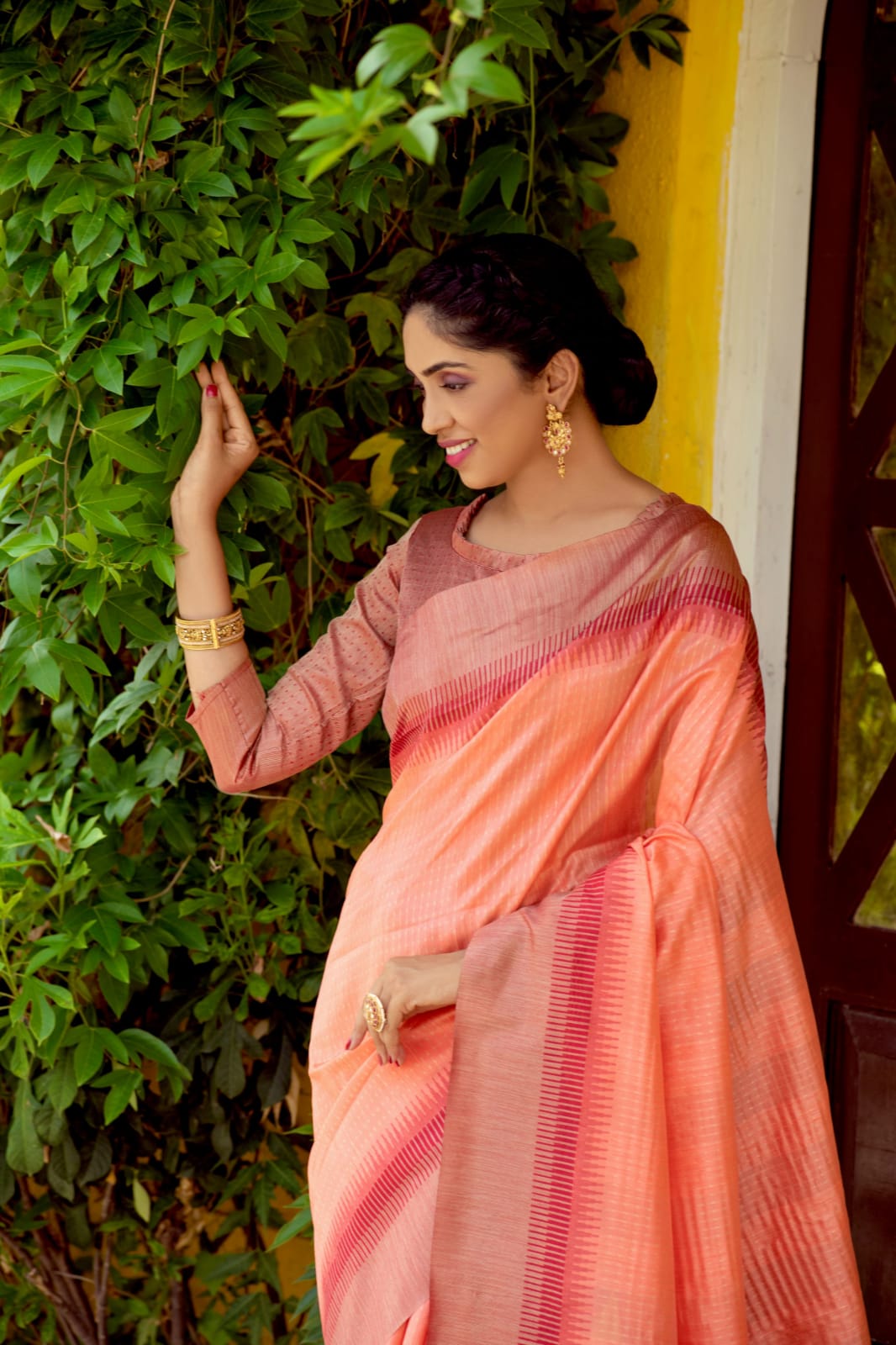 Peach Silk Saree With Zari Woven Contrast Bomkai Temple Border