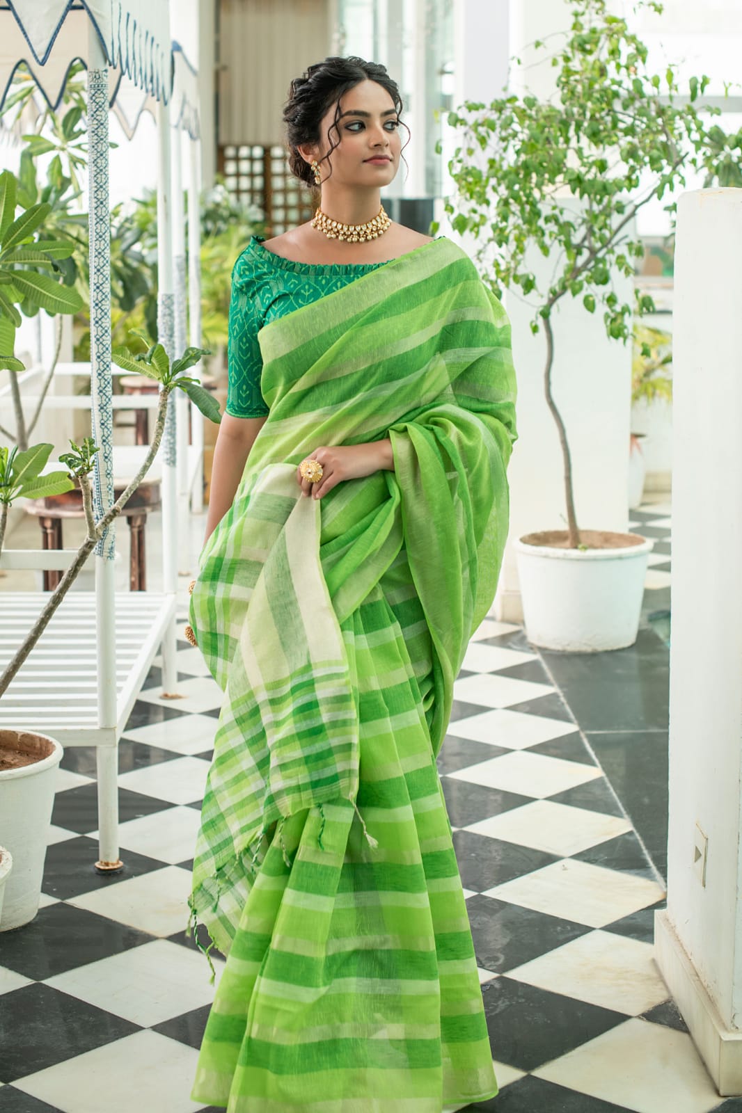 Dusky Green Light Weight Linen Saree – Zari Banaras