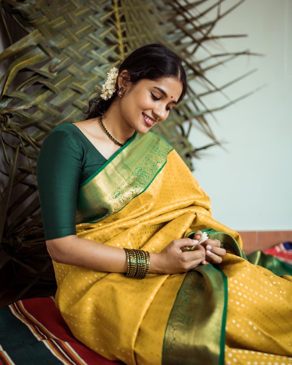 Citrine Yellow Kanjivaram Silk Saree With Floral Buttis Weaving |  Singhania's