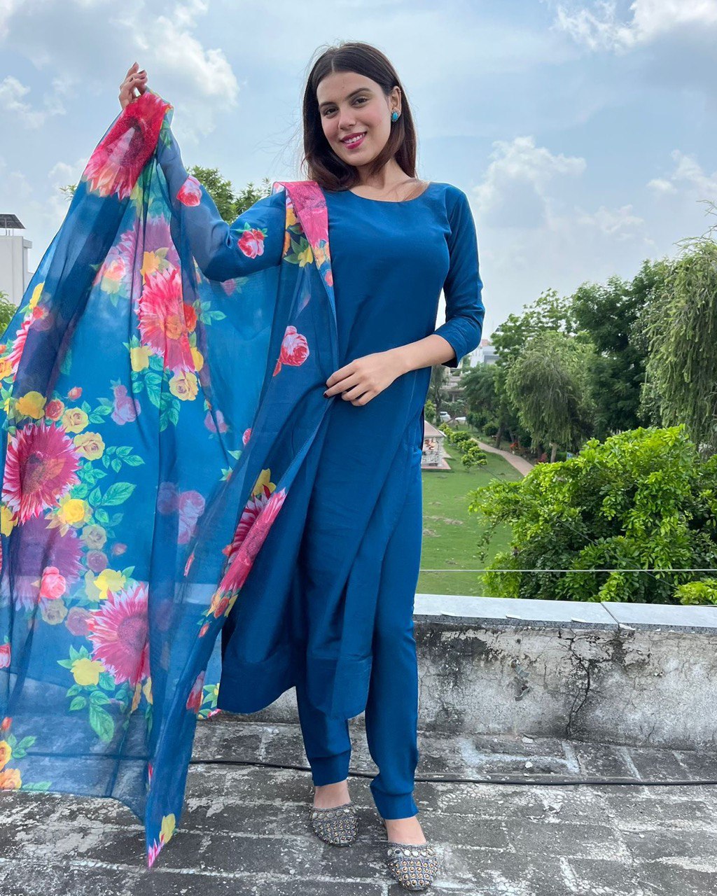 Premium Photo | Attractive girl posing for fashion shoot in garden wearing  trendy floral kurta pajama and dupatta
